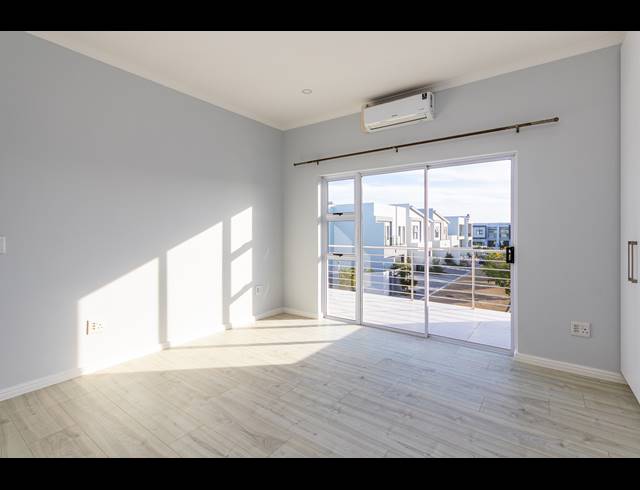 4 BEDROOM FREEHOLD FOR SALE IN SAGEWOOD